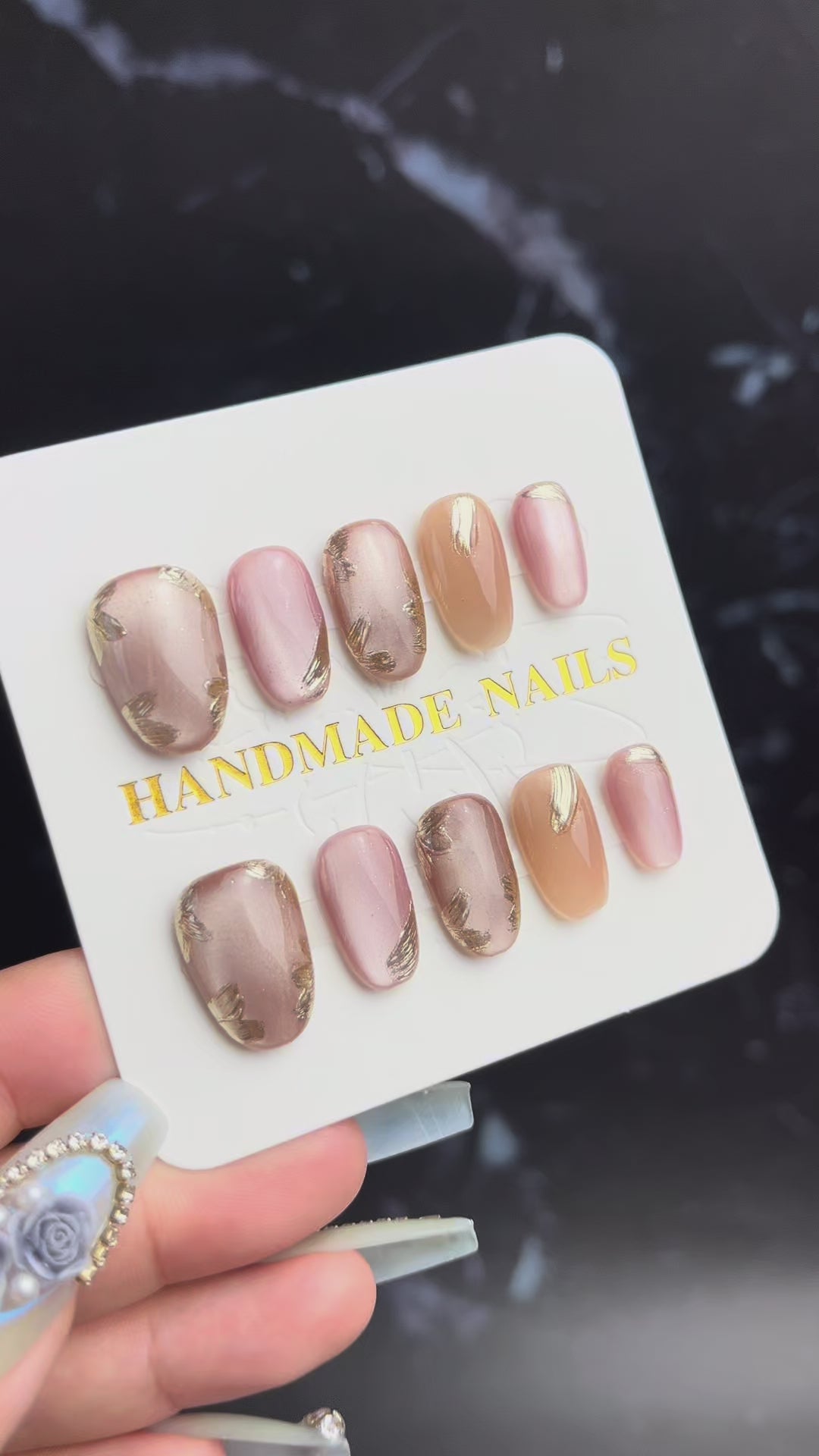 マグネットピンクブラウン＆ゴールドリーフネイルチップ